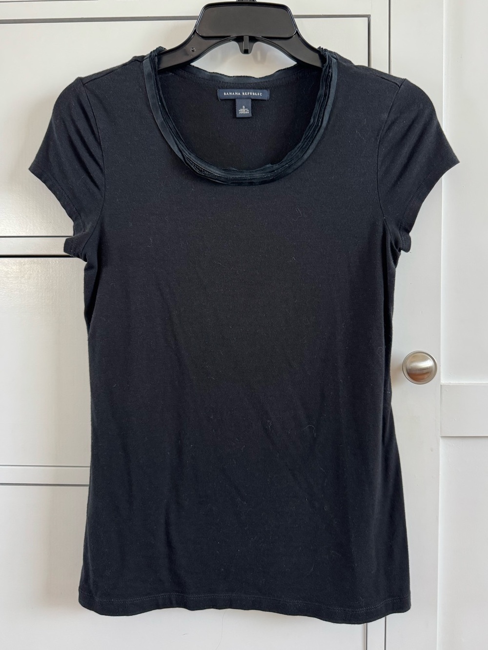 Banana Republic black tee